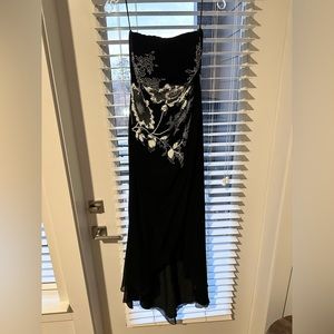 Cache black dress. Worn once, great condition.